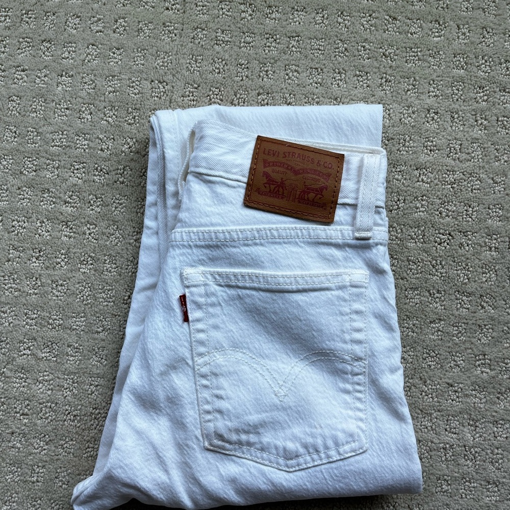 Levi's Classic Straight Fit White Jeans